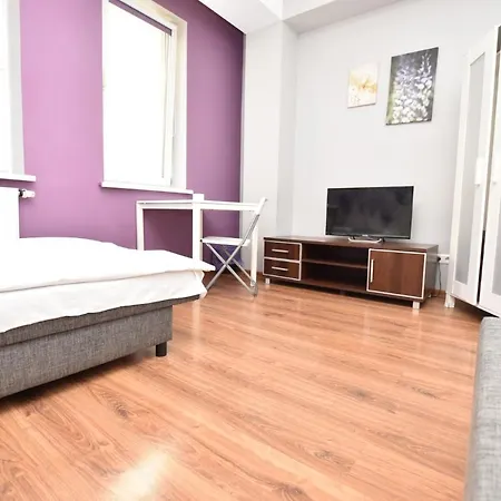 Dukes Aparthostel - Prywatne Hostel