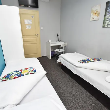 Dukes Aparthostel - Prywatne