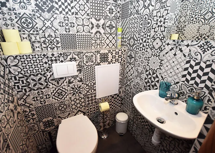 Dukes Aparthostel - Prywatne